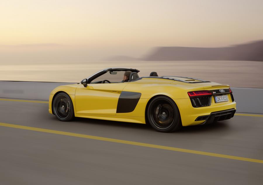  Audi R8 Spyder V10 2016 года  (WW) (фото 44 из 61)